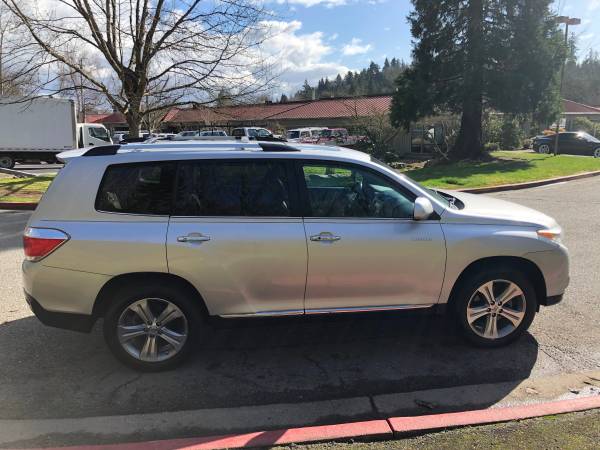 2011 Toyota Highlander Limited 4WD - Clean title, Third Row for sale in Kirkland, WA – photo 4