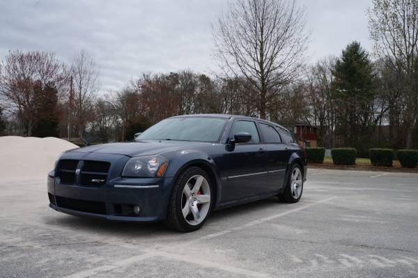 2007 Dodge Magnum SRT-8 - cars & trucks - by owner - vehicle... for sale in Charlotte, NC – photo 2