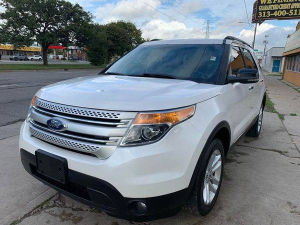 2011 Ford Explorer XLT AWD 4dr SUV FREE CARFAX, 2YR WARRANTY WITH... for sale in Detroit, MI – photo 4