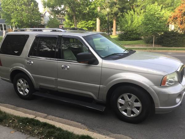 2003 Lincoln Navigator 4x4 clean Excel Conditions runs100 great for sale in Washington, District Of Columbia – photo 4