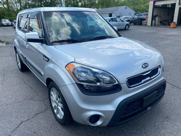 2012 Kia Soul Base 4dr Crossover 6A - - by dealer for sale in West Chester, OH – photo 3