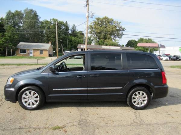 2014 Chrysler Town and Country Touring 4dr Mini Van - cars & trucks... for sale in Bloomington, IL – photo 4