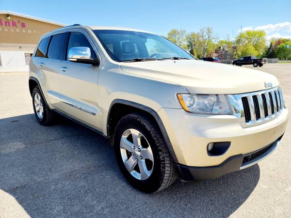 2011 Jeep Grand Cherokee LTD - - by dealer - vehicle for sale in Neenah, WI – photo 10