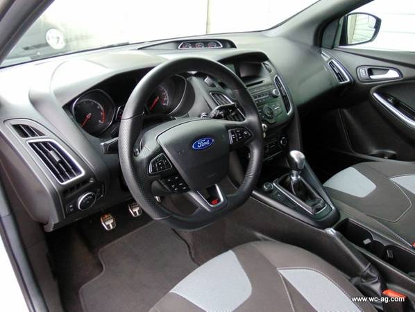 2017 Ford Focus ST Hatch Clean CarFax, Push Start, Backup Cam for sale in Portland, OR – photo 11