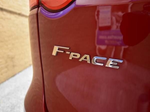 2017 Jaguar F-Pace 35t Prestige AWD - cars & trucks - by dealer -... for sale in Chicago, MI – photo 7
