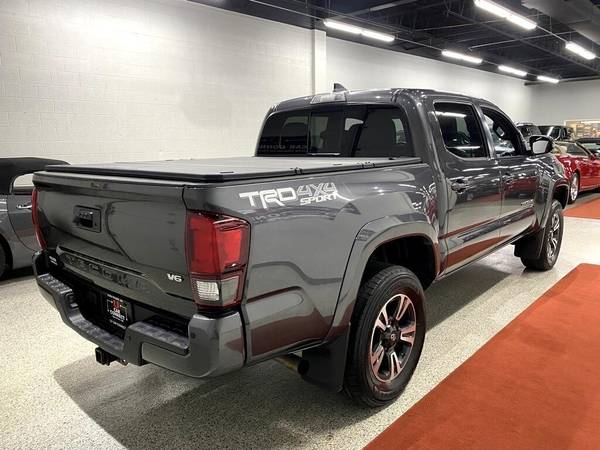 2018 Toyota Tacoma 4x4 4WD Truck SR Double Cab 5 Bed V6 AT (Natl) for sale in Eden Prairie, MN – photo 10