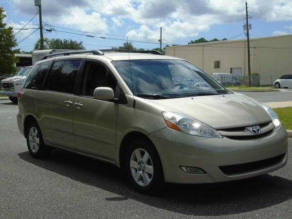 TOYOTA sienna XLE mini van, leather and nice!!!! - cars & trucks -... for sale in GAINESVILLE, FL 32609, FL – photo 6