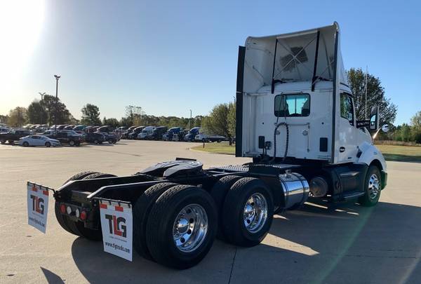◄◄◄ 2018 Kenworth T680 Day Cabs ►►► - cars & trucks - by dealer -... for sale in Indianapolis, IN – photo 4