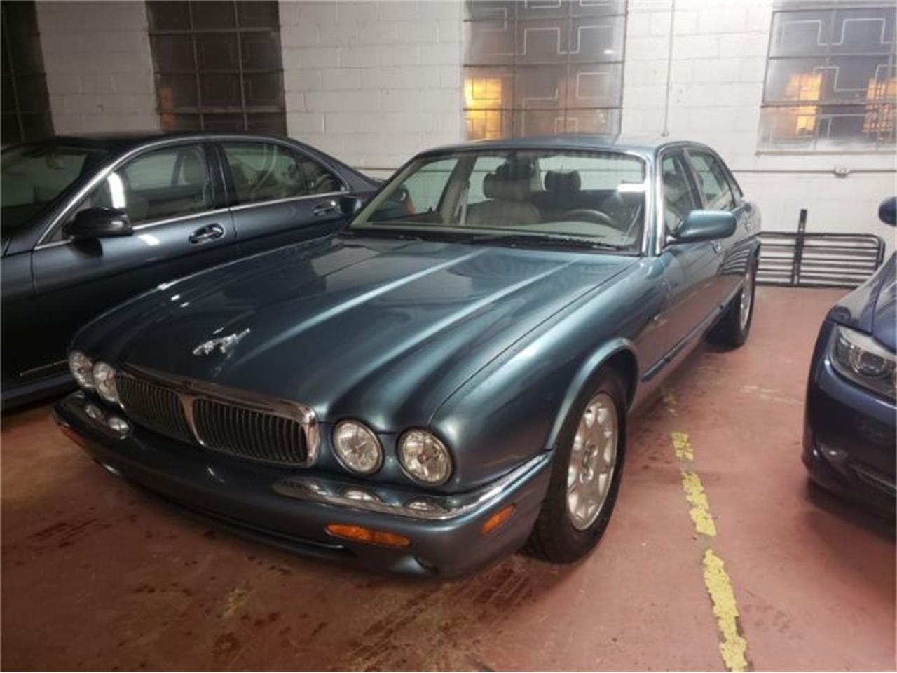 1998 Jaguar XJ8 for sale in Cadillac, MI