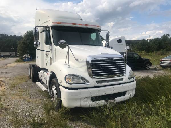 2007 Freightliner Columbia - cars & trucks - by owner - vehicle... for sale in Trussville, AL – photo 2