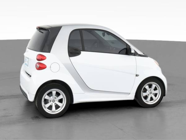 2013 smart fortwo Pure Hatchback Coupe 2D coupe White - FINANCE... for sale in Atlanta, GA – photo 12