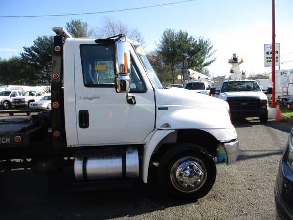 2012 International 4300 ROLL BACK, FLAT BED, TOW TRUCK ** 66K MILES... for sale in south amboy, WV – photo 4