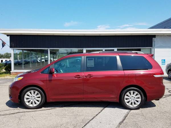 2011 Toyota Sienna Limited AWD 149K, Auto, AC, Leather, Roof, DVD, Cam for sale in Belmont, MA – photo 6