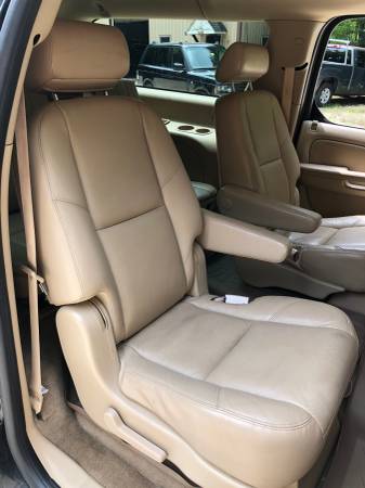 2010 Cadillac Escalade ESV, AWD, Black, Loaded, Seats 7, Dual... for sale in New Gloucester, NH – photo 14