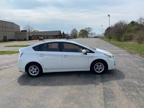 2010 Toyota Prius V - - by dealer - vehicle automotive for sale in Grand Blanc, MI – photo 4