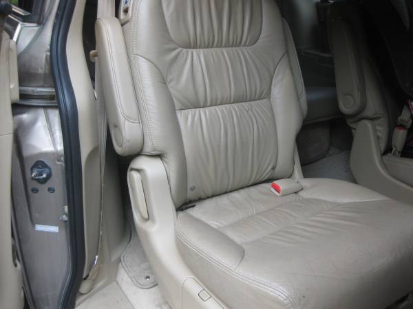 2007 Honda Odyssey Touring - cars & trucks - by owner - vehicle... for sale in Rapid City, SD – photo 3