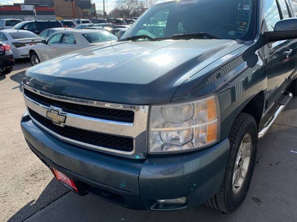 2007 Chevrolet Silverado 1500 LT1 4dr Extended Cab 4WD 5.8 ft. SB -... for sale in milwaukee, WI – photo 3