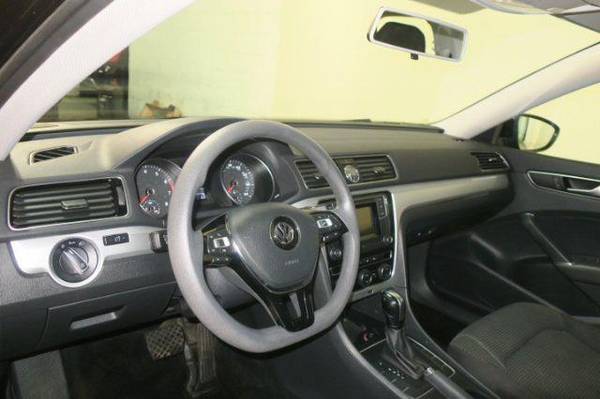 2016 Volkswagen Passat - - by dealer - vehicle for sale in Carlstadt, NJ – photo 12