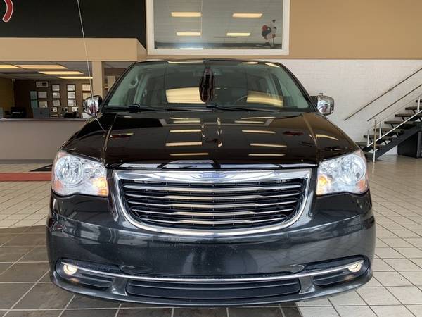 *2016* *Chrysler* *Town Country* *Touring-L Anniversary Edition* -*... for sale in Tallmadge, MI – photo 3