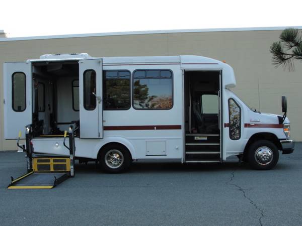 (( 2014 FORD E350 SHUTTLE VAN w/Wheelchair Lift )) Very Low Miles! -... for sale in Mechanicville, NY, MA – photo 4