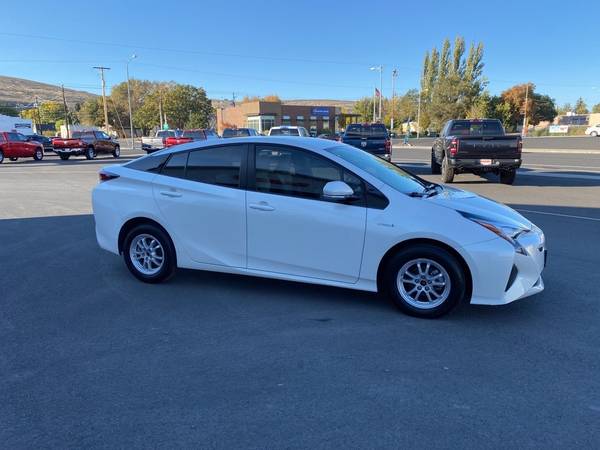 2017 *Toyota* *Prius* *Four* White - cars & trucks - by dealer -... for sale in Wenatchee, WA – photo 8