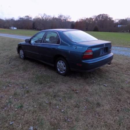 1995 Honda Accord LX - cars & trucks - by owner - vehicle automotive... for sale in Mechanicsville, VA – photo 6