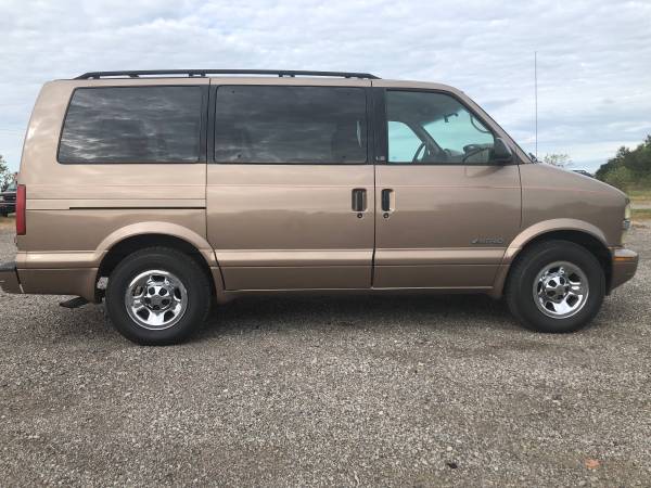 Chevy Astro Van LS Ext. RWD (Like New) for sale in Delta, OH – photo 3