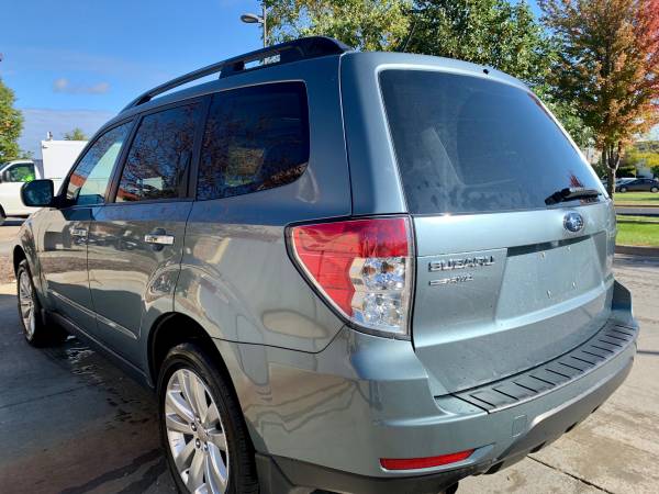2011 Subaru Forester Premium 2.5i AWD Navigation Sunroof Loaded for sale in Cottage Grove, WI – photo 6