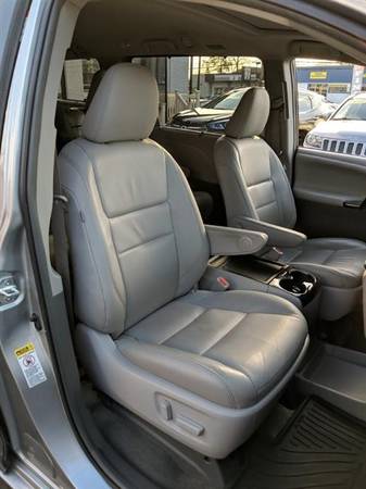 2017 Toyota Sienna - - by dealer - vehicle for sale in south amboy, NJ – photo 24