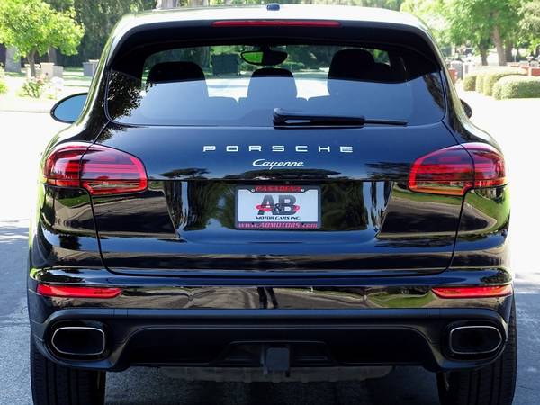 2016 Porsche Cayenne LUXURY AND POWER! FINANCING AVAIL! SUPER CLEAN! for sale in Pasadena, CA – photo 8