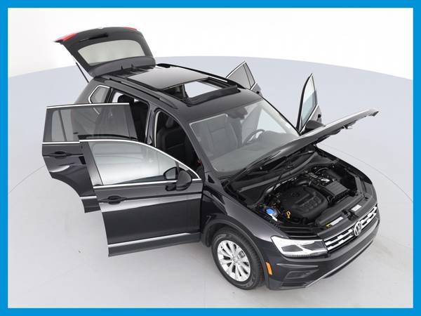 2018 VW Volkswagen Tiguan 2 0T SE 4MOTION Sport Utility 4D suv Black for sale in Atlanta, GA – photo 21