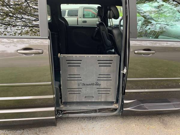 Wheelchair/Handicap Accessible 2017 Dodge Grand Caravan GT - cars for sale in Other, MI – photo 7