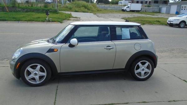 09 mini cooper 106,000miles $4500 **Call Us Today For Details** for sale in Waterloo, IA – photo 3