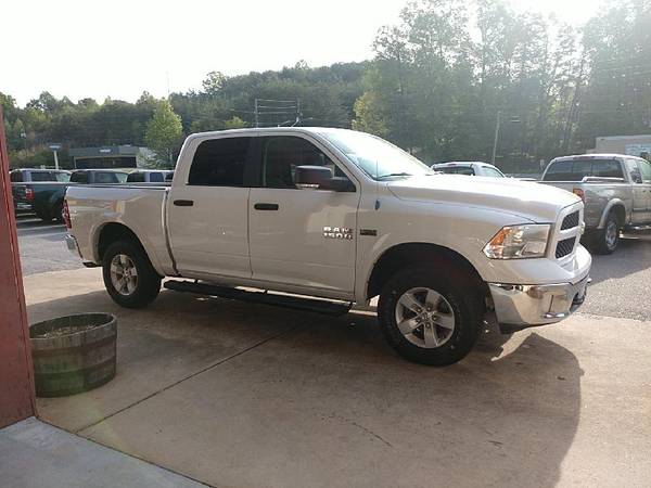 2013 RAM 1500 SLT Crew Cab SWB 4WD - - by dealer for sale in Cleveland, SC – photo 2
