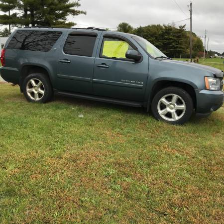 2009 Chevy suburban LTZ for sale in Grovertown, IL – photo 2