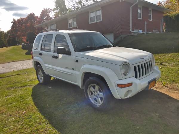 02 Jeep liberty 4wd with sunroof - cars & trucks - by dealer -... for sale in Vails Gate, NY – photo 10
