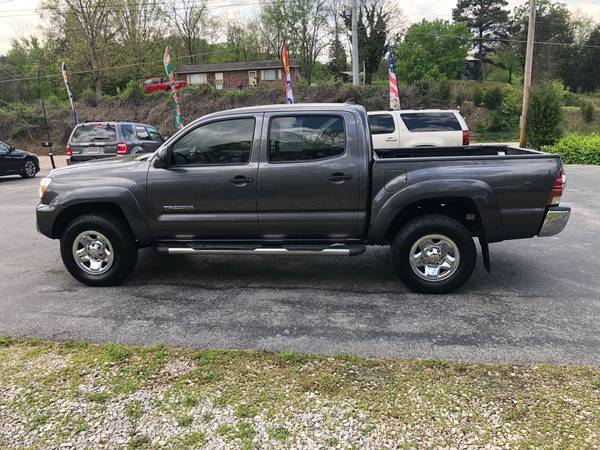 2012 Toyota Tacoma Crew V6 No rust - - by dealer for sale in Knoxville, TN – photo 8