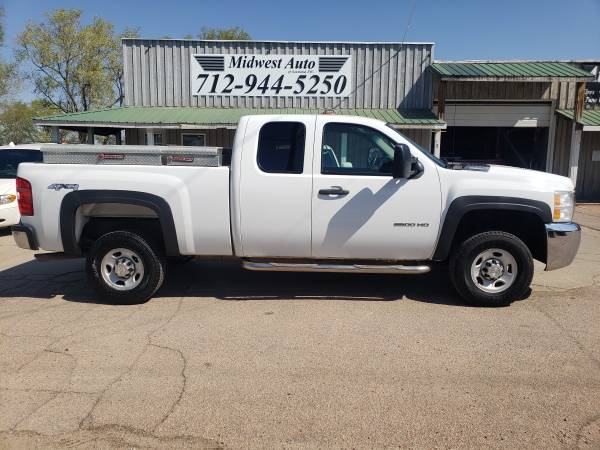 2010 CHEVROLET SILVERADO 2500 - - by dealer - vehicle for sale in Lawton, IA – photo 2