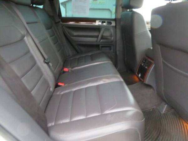 2009 VW Touareg TDI Diesel 4WD... 95,000 Miles... $9,900 New Tires -... for sale in Waterloo, IA – photo 6