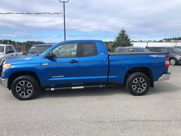 2017 Toyota Tundra SR5 5 7L V8 Double Cab 4WD - - by for sale in Derby vt, VT – photo 3