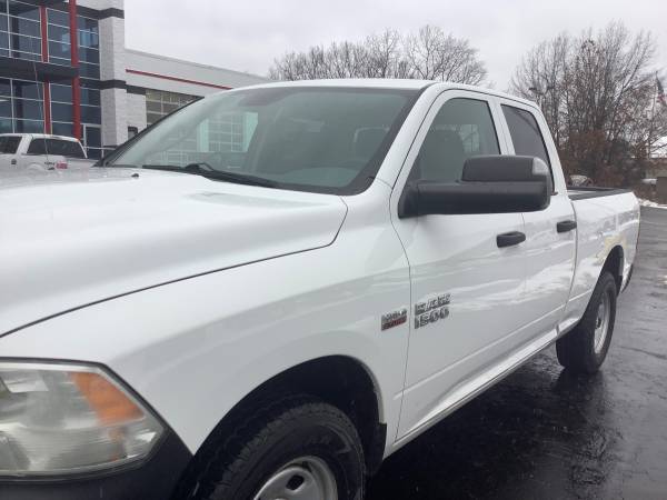 Clean Carfax! 2014 Ram 1500 ST! 4x4! 1 Owner! - cars & trucks - by... for sale in Ortonville, MI – photo 10