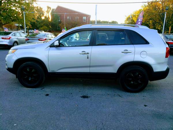 2011 KIA SORENTO AWD *LOADED*EXCLELLENT *⭐ + 6 MONTH WARRANTY - cars... for sale in Front Royal, VA – photo 2