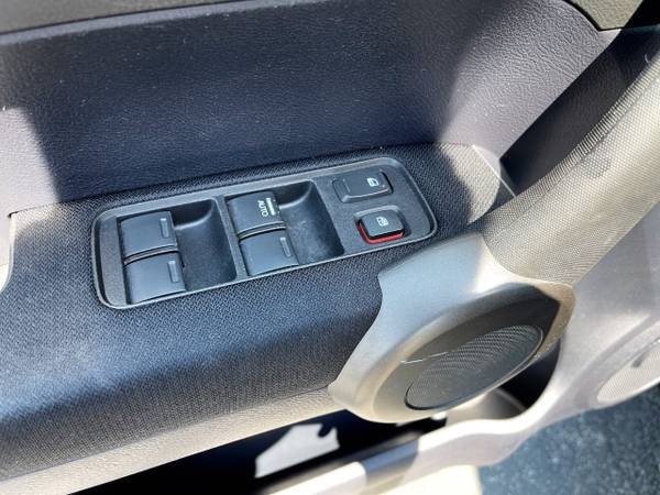 2011 Honda CR-V 4WD 5dr SE - - by dealer - vehicle for sale in NICHOLASVILLE, KY – photo 12