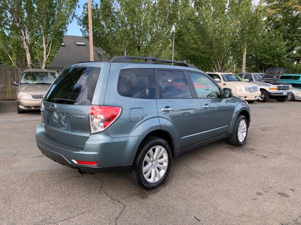 2011 Subaru Forrester Limited for sale in Happy valley, OR – photo 2