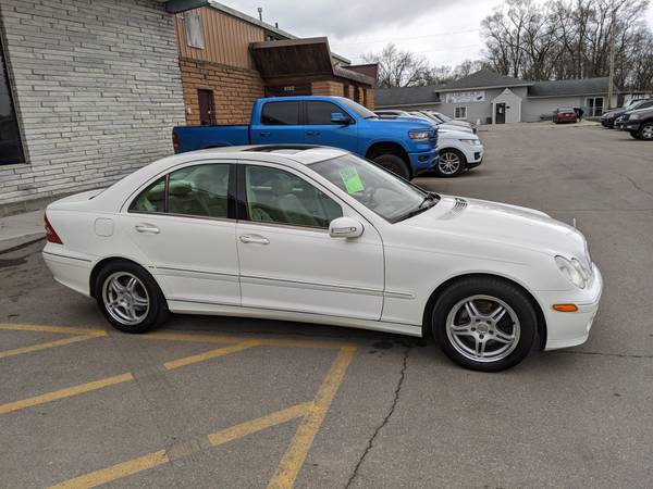 2005 Mercedes C240 - - by dealer - vehicle automotive for sale in Evansdale, IA – photo 10