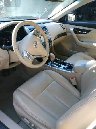 2014 Nissan Altima - cars & trucks - by owner - vehicle automotive... for sale in Green Bay, WI – photo 10