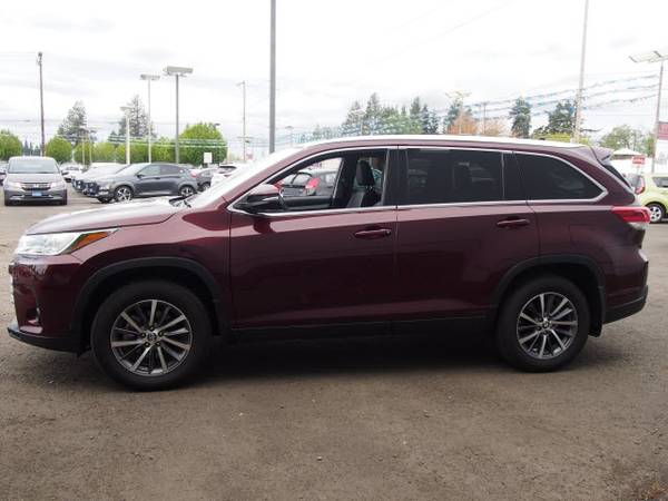 2019 Toyota Highlander XLE - - by dealer - vehicle for sale in Beaverton, OR – photo 7