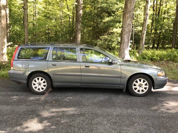 2002 Volvo V70 Wagon (Runs, for repair, parts, or donor car) for sale in Norfolk, CT – photo 2