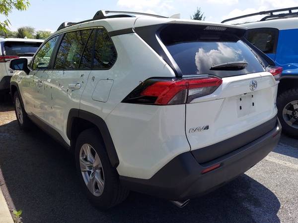 2019 Toyota RAV4 XLE hatchback Super White - - by for sale in Thorndale, PA – photo 3