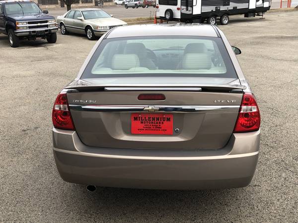 2007 Chevy Malibu LTZ - cars & trucks - by dealer - vehicle... for sale in Yorkville, IL – photo 5